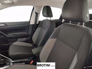 VOLKSWAGEN Polo 1.0 TSI Life 9