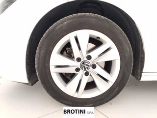 VOLKSWAGEN Golf 1.5 TGI Life DSG 5