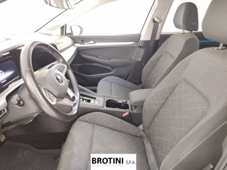 VOLKSWAGEN Golf 1.5 TGI Life DSG 6