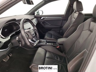 AUDI Q3 35 TDI S tronic S line edition 6