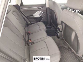 AUDI Q3 45 TFSI e S tronic S line edition 8
