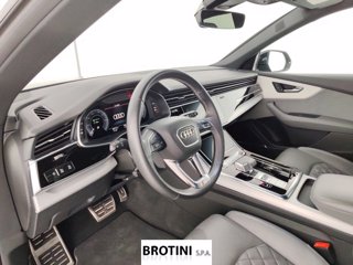 AUDI Q8 55 TFSI e quattro tiptronic S-Line Sport 7