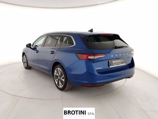 SKODA Superb 2.0 TDI DSG Wagon Style 1