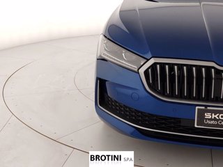 SKODA Superb 2.0 TDI DSG Wagon Style 4