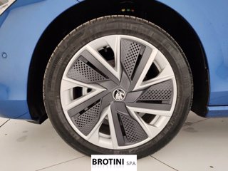SKODA Superb 2.0 TDI DSG Wagon Style 5