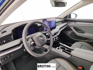 SKODA Superb 2.0 TDI DSG Wagon Style 7
