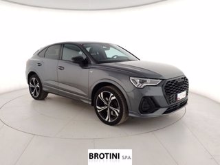 AUDI Q3 Sportback 45 TFSI e S tronic Identity Black 3