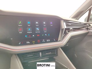 VOLKSWAGEN Touareg 3.0 V6 TDI SCR 170kW R-Line Final Edit 16