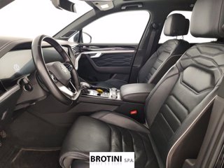 VOLKSWAGEN Touareg 3.0 V6 TDI SCR 210kW R-Line 6