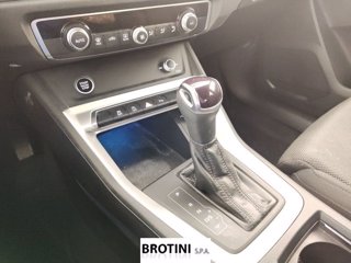 AUDI Q3 35 TDI S tronic Identity Black 11