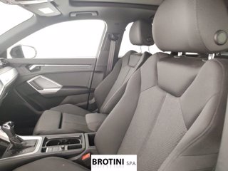 AUDI Q3 35 TDI S tronic Identity Black 8