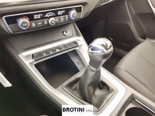 AUDI Q3 1.5 35 TFSI Business 10