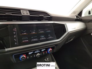 AUDI Q3 1.5 35 TFSI Business 11