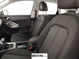 AUDI Q3 1.5 35 TFSI Business 8