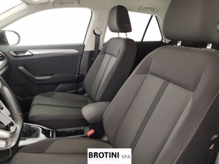 VOLKSWAGEN T-Roc 1.0 TSI Life 8