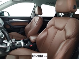 AUDI Q5 40 TDI Business Sport quattro S tronic 8