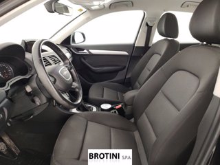 AUDI Q3 2.0 TDI 120cv  Business 6