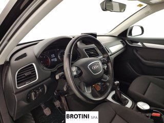 AUDI Q3 2.0 TDI 120cv  Business 7