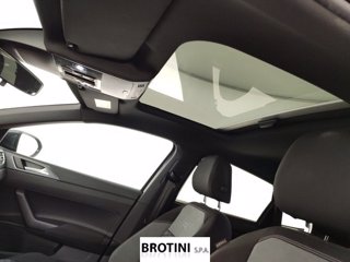 VOLKSWAGEN Taigo 1.0 TSI 85kW R-Line 9