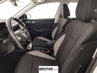 SKODA Kamiq 1.0 TSI 95cv BLACK DOTS 6