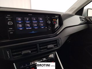 VOLKSWAGEN Polo 1.0 TSI Life DSG 11