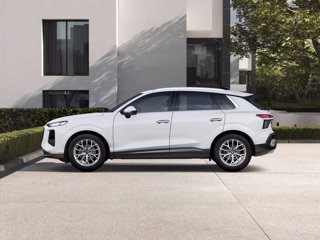 AUDI Q3 TDI 110 kW S tronic Business Advanced 1