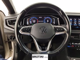 VOLKSWAGEN Polo 1.0 TSI R-Line DSG 12