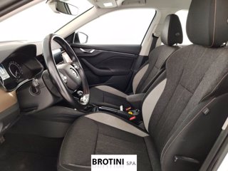 SKODA Kamiq 1.0 TSI 70KW BLACK DOTS 6