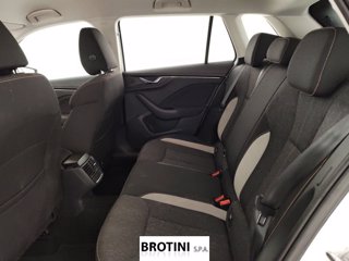 SKODA Kamiq 1.0 TSI 70KW BLACK DOTS 9