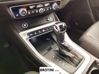 AUDI Q3 45 TFSI quattro S tronic Business Advance 11