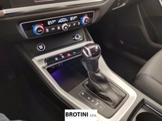 AUDI Q3 2.0 35 TDI S Tronic Business Advanced 10