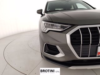 AUDI Q3 2.0 35 TDI S Tronic Business Advanced 4