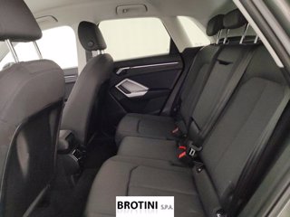 AUDI Q3 2.0 35 TDI S Tronic Business Advanced 9