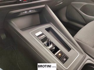 VOLKSWAGEN Golf 1.5 TSI eHybrid Life DSG 10