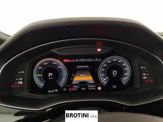AUDI Q8 TFSI e 290kW quattro tip. S Line Ed. 14