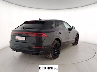AUDI Q8 TFSI e 290kW quattro tip. S Line Ed. 2