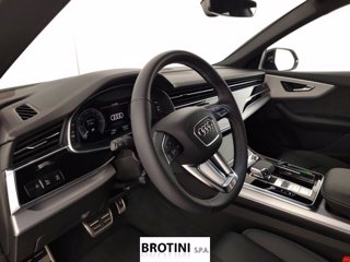 AUDI Q8 TFSI e 290kW quattro tip. S Line Ed. 7