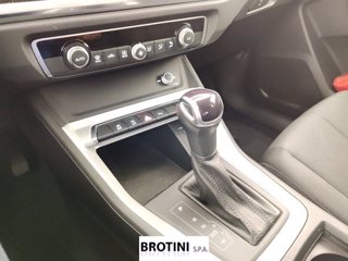 AUDI Q3 2.0 35 TDI S Tronic Business Advanced 10
