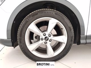 AUDI Q3 2.0 35 TDI S Tronic Business Advanced 5