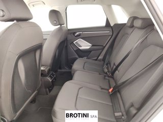 AUDI Q3 2.0 35 TDI S Tronic Business Advanced 9
