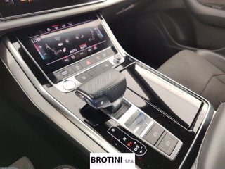 AUDI Q8 50 TDI 286cv quattro tiptronic Sport 10