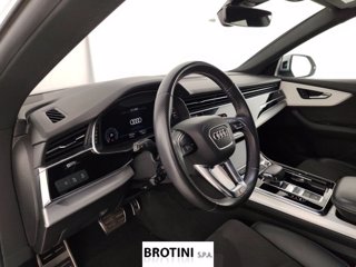 AUDI Q8 50 TDI 286cv quattro tiptronic Sport 6