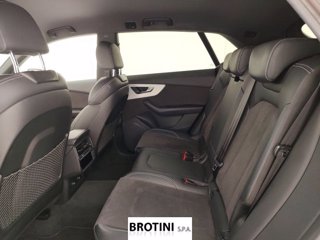 AUDI Q8 50 TDI 286cv quattro tiptronic Sport 9
