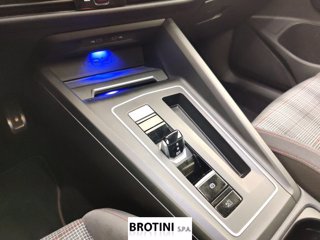 VOLKSWAGEN Golf GTI 2.0 TSI GTI DSG 10
