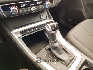AUDI Q3 35 TDI quattro S-Tronic Business 10