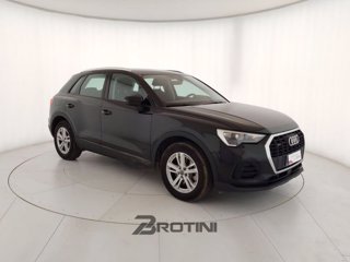 AUDI Q3 35 TDI quattro S-Tronic Business 3