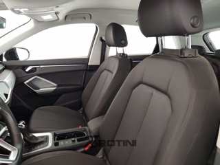 AUDI Q3 35 TDI quattro S-Tronic Business 8