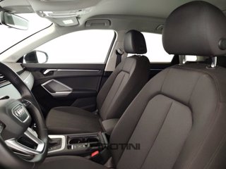 AUDI Q3 2.0 35 TDI S Tronic Business Advanced 7