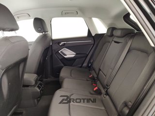 AUDI Q3 2.0 35 TDI S Tronic Business Advanced 8