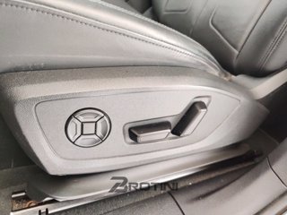 AUDI Q3 2.0 35 TDI S Tronic Business 10